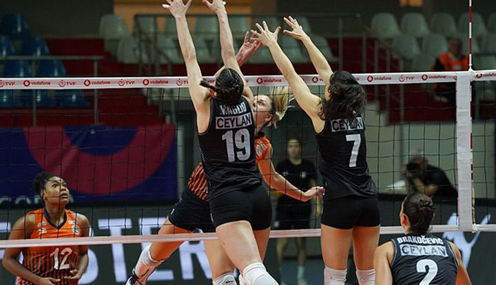 Beşiktaş Ayos Kadın Voleybol Takımı mağlup!