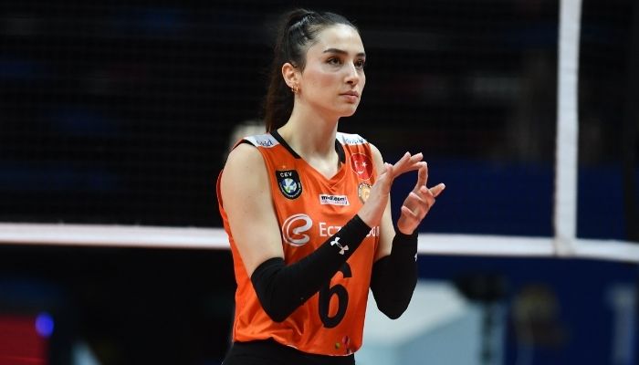 Saliha Şahin Beşiktaş Ayos’ta!